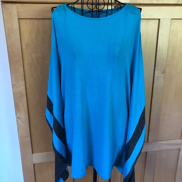 Capote blue oversized cold shoulder square Top Medium - Picture 2 of 7